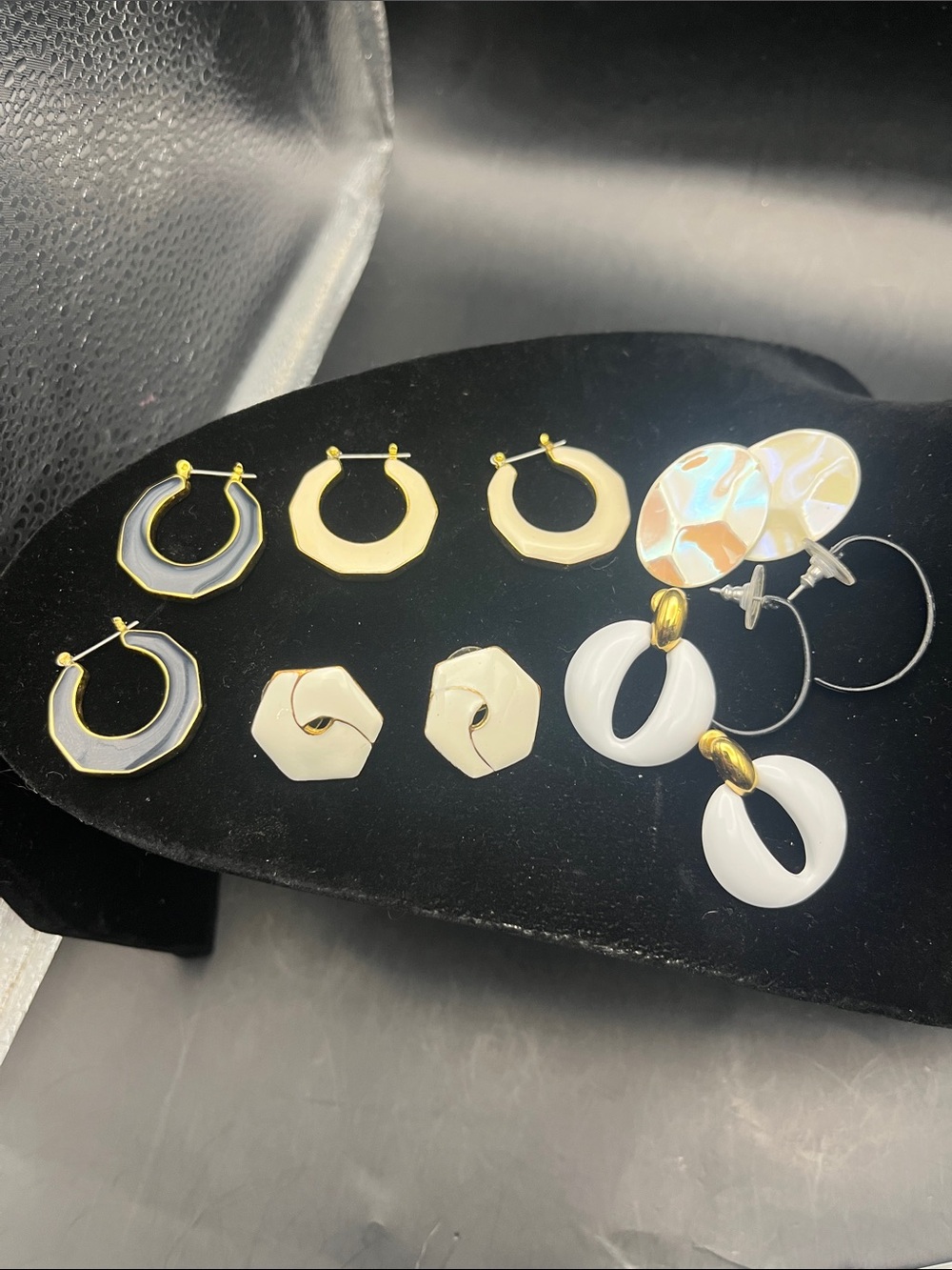 6 pairs 80s 90s black white enamel post earrings! Classic retro vintage jewelry